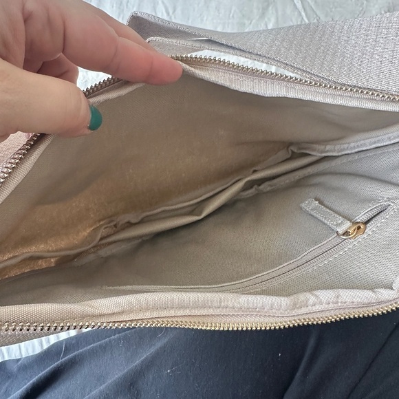 Brand New July Luggage Everyday Crescent Bag in Natural Color - Picture 4 of 5